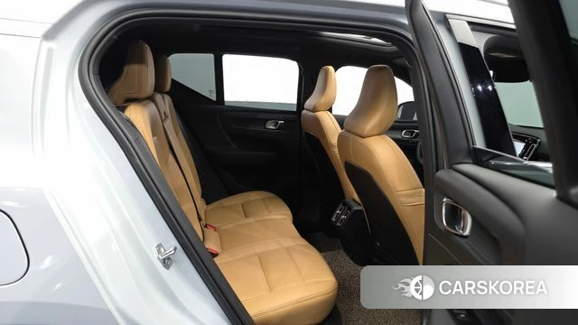 Volvo XC40 2021 Белый из Кореи, фото 3