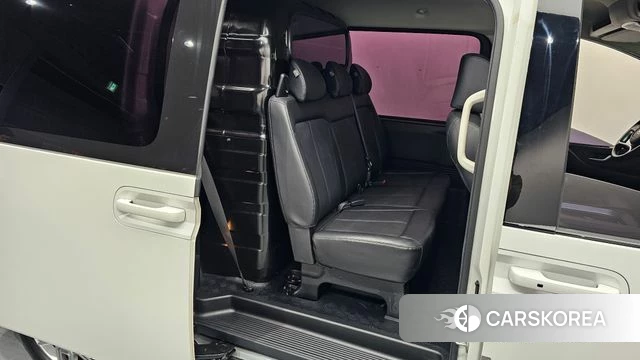 Hyundai Staria 2021 Белый из Кореи, фото 3