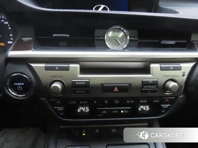 Lexus New ES300h 2018 Серый из Кореи, фото 3