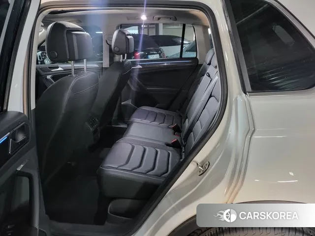 Volkswagen Tiguan second Generation 2023 Белый из Кореи, фото 3