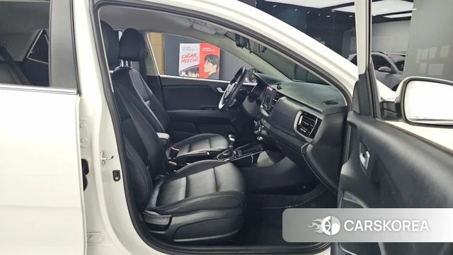 Kia Stonic 2018 Белый из Кореи, фото 3