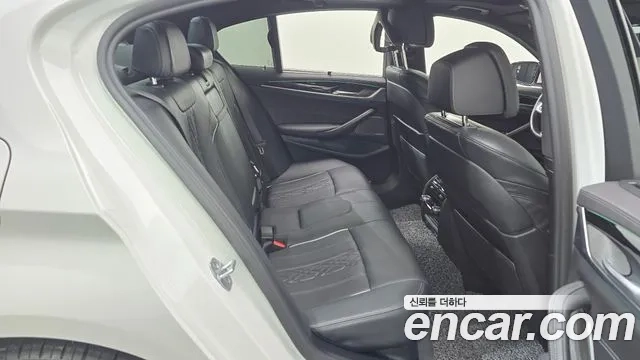 BMW 5 Series (G30) 2022 Белый из Кореи, фото 3