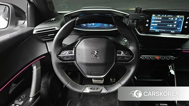 Peugeot e-2008 second generation 2023 Белый из Кореи, фото 3