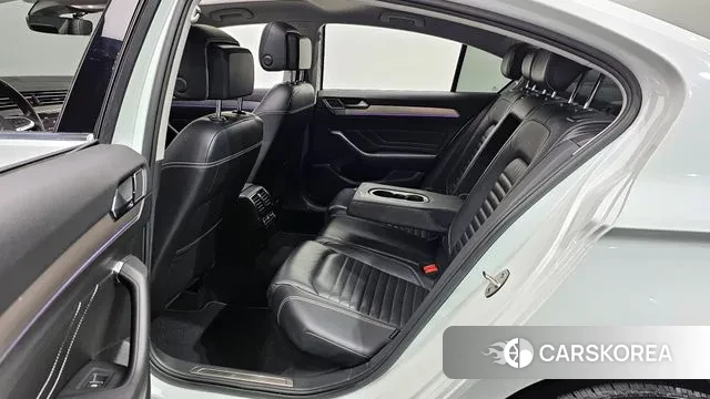 Volkswagen Passat GT (B8) 2022 Белый из Кореи, фото 3