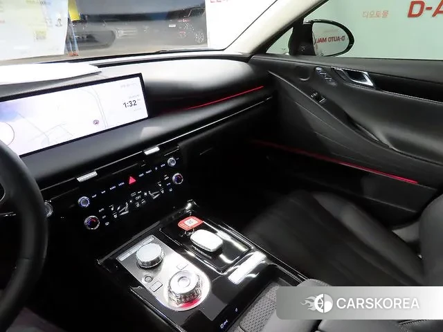 Genesis G80 (RG3) 2025 Черный из Кореи, фото 3