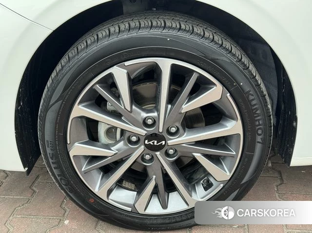 Kia K3 2022 Белый из Китая, фото 3