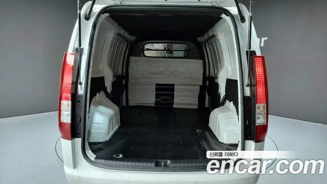 Hyundai Staria 2024 Белый из Кореи, фото 3