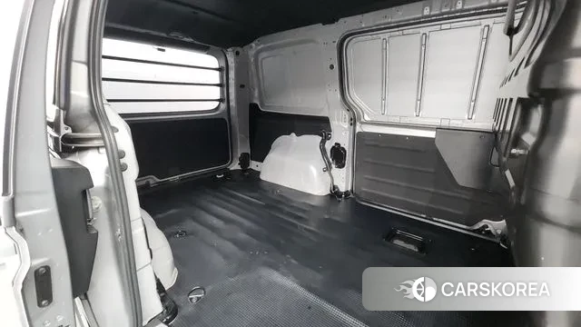 Hyundai Staria 2024 Серебряный из Кореи, фото 3