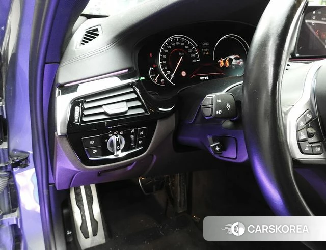BMW 5 Series (G30) 2018 Серый из Кореи, фото 3
