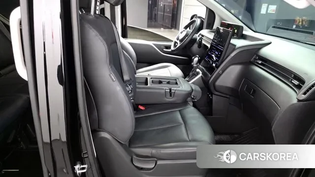 Hyundai Staria 2024 Черный из Кореи, фото 3