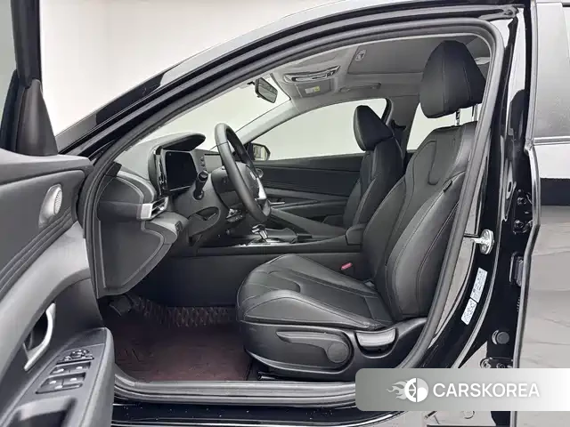 Hyundai Elantra 2024 Черный из Китая, фото 3