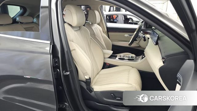 Genesis GV70 2024 Серый из Кореи, фото 3