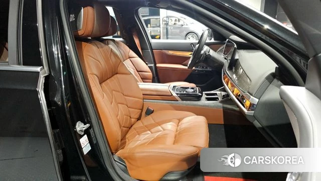 BMW 7 Series (G70) 2023 Черный из Кореи, фото 3