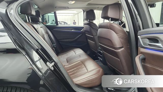 BMW 5 Series (G30) 2018 Черный из Кореи, фото 3