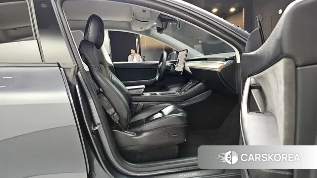 Tesla Model Y 2021 Серый из Кореи, фото 3