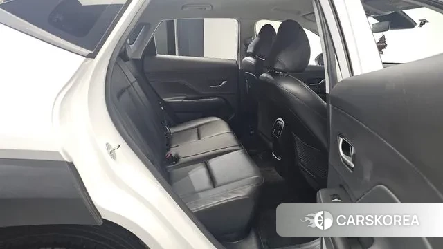 Hyundai Kona (SX2) 2024 Белый из Кореи, фото 3