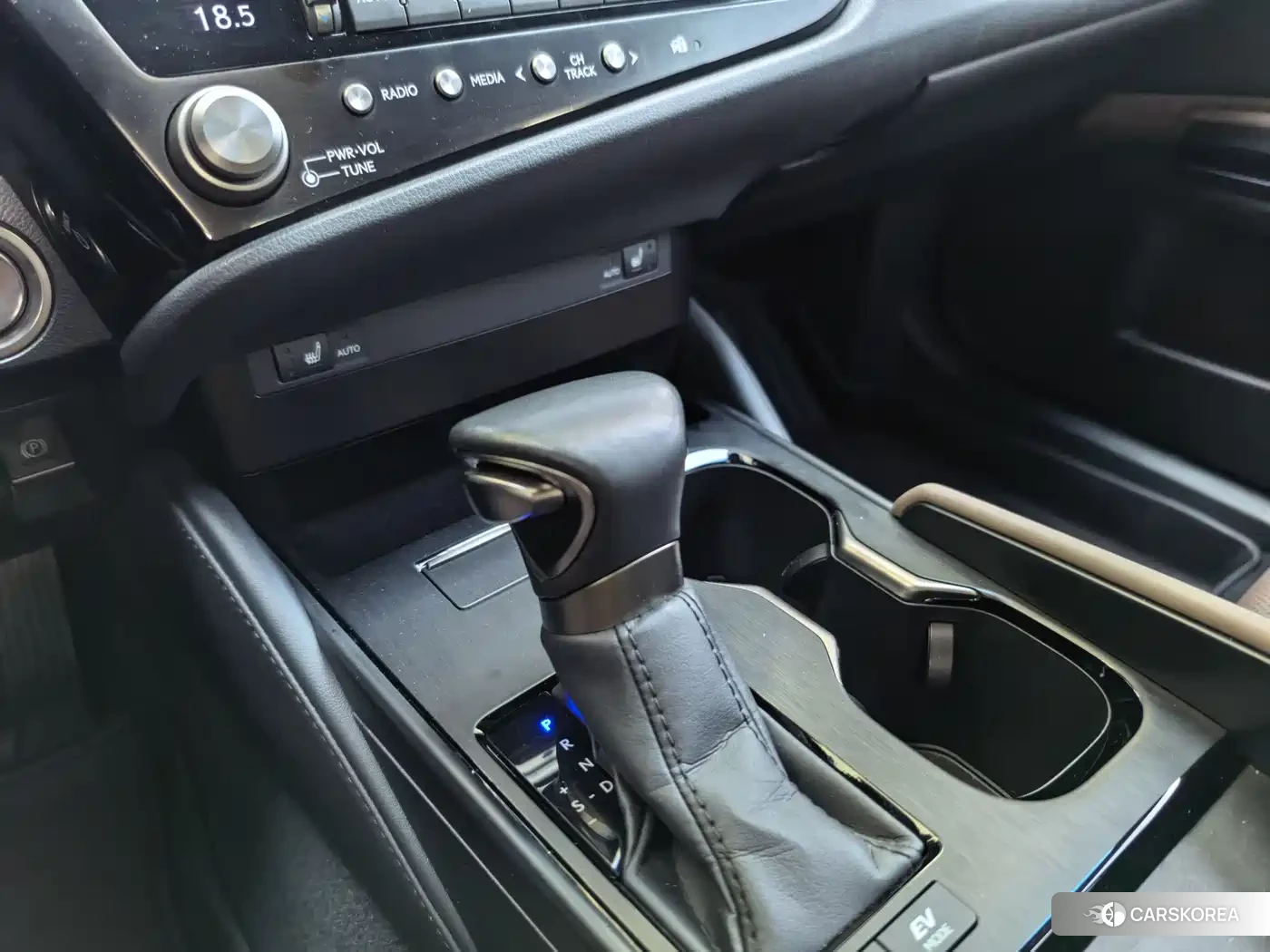 Lexus ES 2023 Champagne/brown из Китая, фото 3