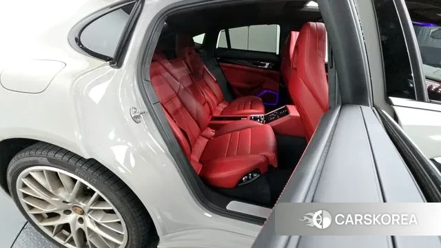 Porsche Panamera (971) 2021 Жемчужный цвет из Кореи, фото 3