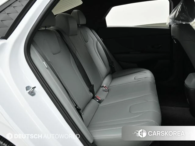 Hyundai The New Avante (CN7) 2023 Белый из Кореи, фото 3