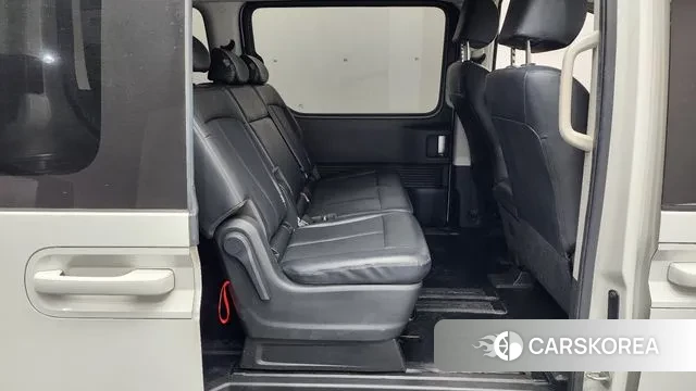 Hyundai Staria 2022 Белый из Кореи, фото 3