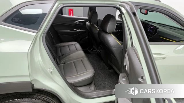 Chevrolet (GM Daewoo) Trax Crossover 2024 Зеленый из Кореи, фото 3