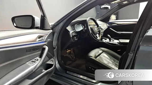 BMW 5 Series (G30) 2018 Серый из Кореи, фото 3