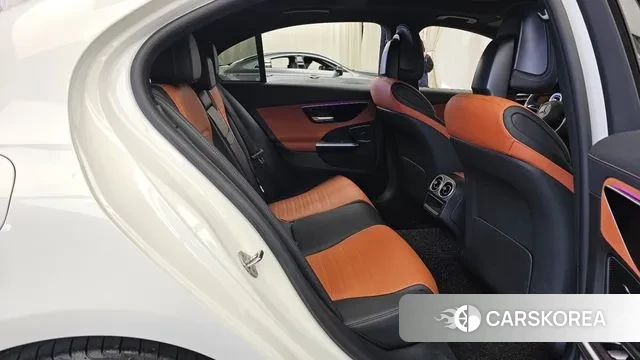 Mercedes-Benz C-Class W206 2023 Белый из Кореи, фото 3