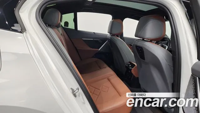 BMW 5 Series (G60) 2024 Белый из Кореи, фото 3