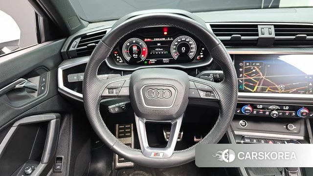 Audi Q3 (F3) 2022 Белый из Кореи, фото 3