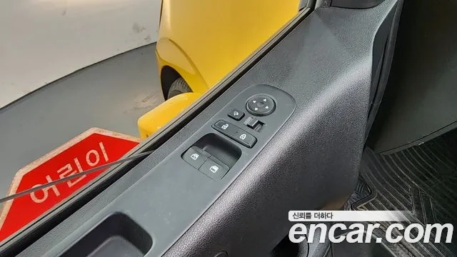 Hyundai Staria 2022 Желтый из Кореи, фото 3