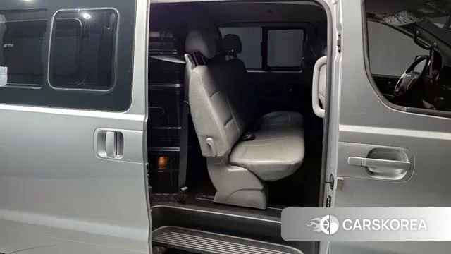 Hyundai The New Grand Starex 2019 Серебристо-серый из Кореи, фото 3