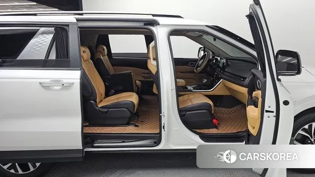 Kia Carnival 4th generation 2023 Белый из Кореи, фото 3