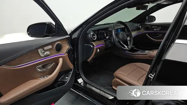 Mercedes-Benz E-Class W213 2021 Черный из Кореи, фото 3