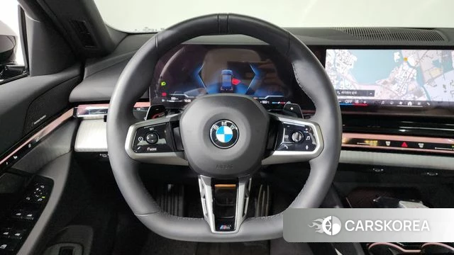 BMW 5 Series (G60) 2025 Черный из Кореи, фото 3