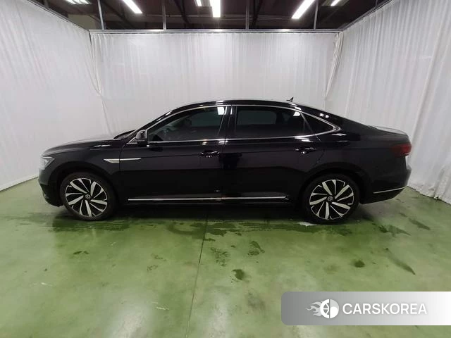 Volkswagen Passat 2022 Черный из Китая, фото 3