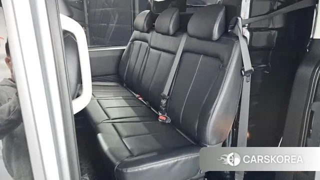 Hyundai Staria 2022 Серебристо-серый из Кореи, фото 3