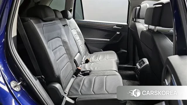 Volkswagen Tiguan Allspace 2023 Синий из Кореи, фото 3