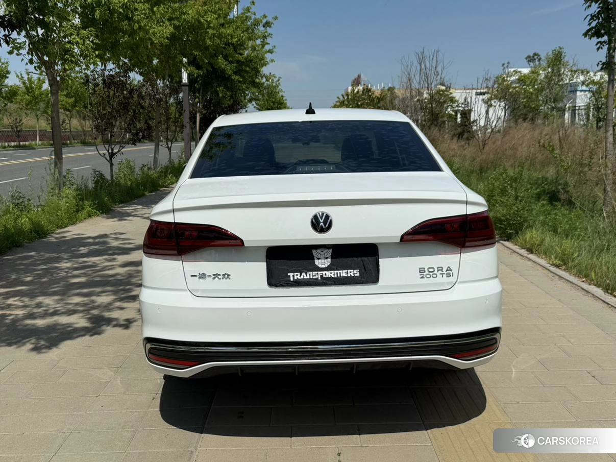 Volkswagen Bora 2022 Белый из Китая, фото 3
