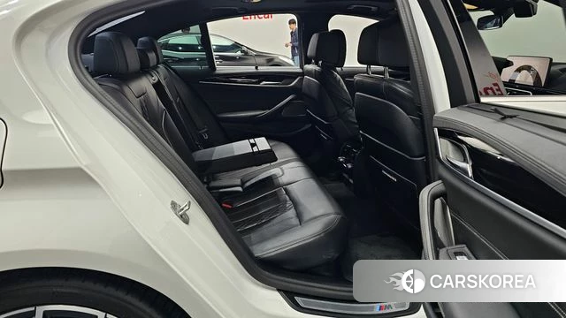 BMW 5 Series (G30) 2023 Белый из Кореи, фото 3