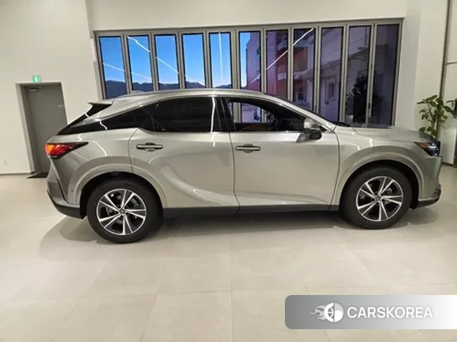 Lexus RX350h 5th generation 2025 Серебристо-серый из Кореи, фото 3