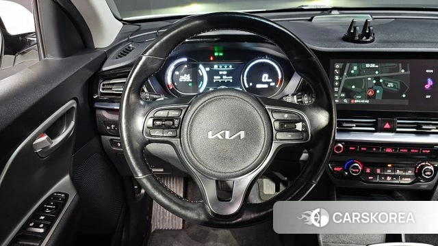 Kia Niro Plus 2022 Белый из Кореи, фото 3