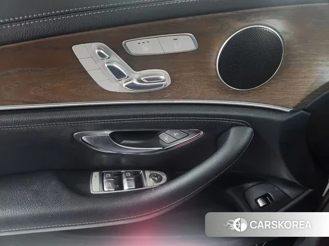 Mercedes-Benz E-Class W213 2019 Черный из Кореи, фото 3