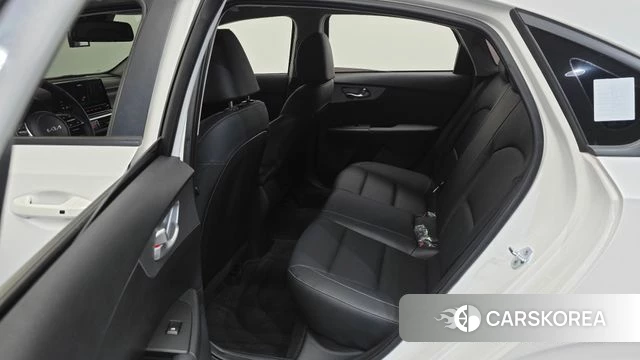 Kia The New K3 2nd generation 2022 Белый из Кореи, фото 3