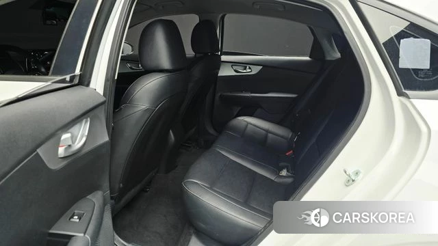 Kia The New K3 2nd generation 2022 Белый из Кореи, фото 3