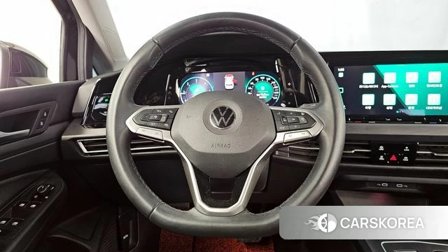 Volkswagen Golf 8th Generation 2022 Черный из Кореи, фото 3