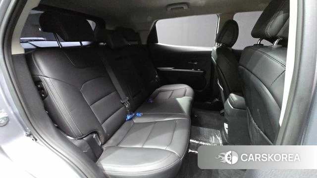 Ssangyong Beautiful Korando 2024 Серебристо-серый из Кореи, фото 3