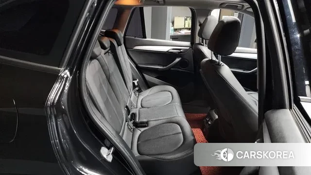 BMW X1 (F48) 2018 Черный из Кореи, фото 3