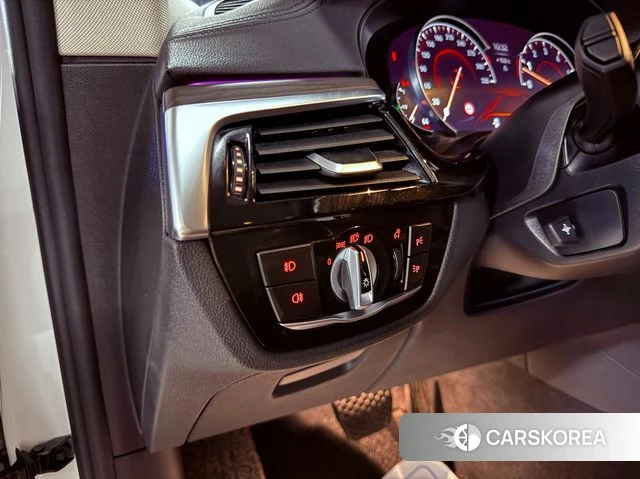 BMW 6 Series GT (G32) 2018 Белый из Кореи, фото 3