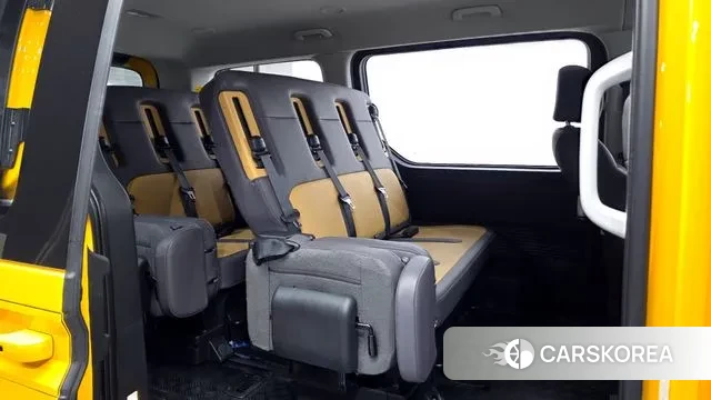 Hyundai Staria 2024 Желтый из Кореи, фото 3