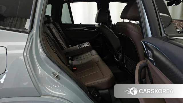 BMW X3 (G01) 2022 Светло-серебряный цвет из Кореи, фото 3